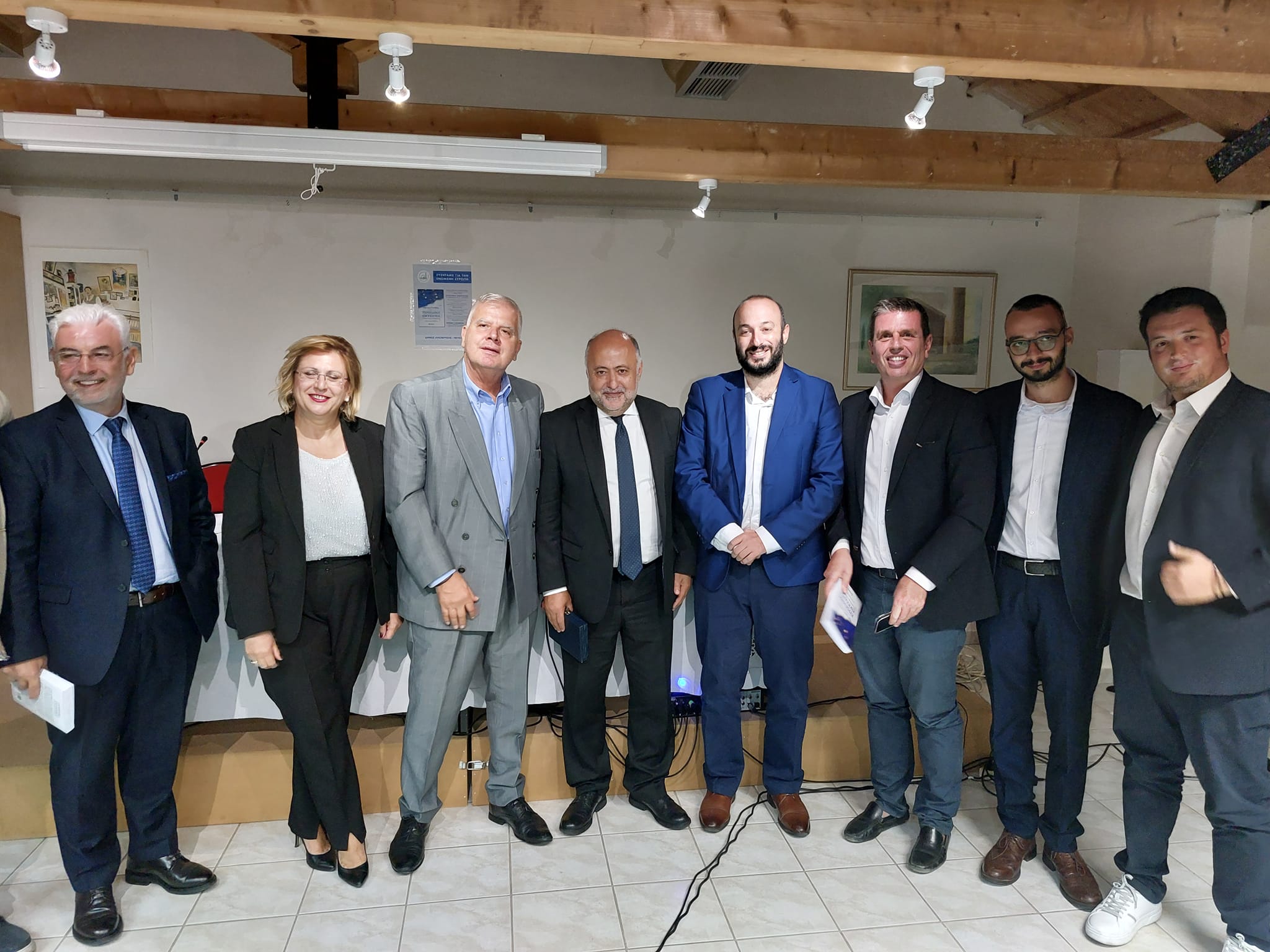 Συζήτησαν για την Ενωμένη Ευρώπη στη Δημοτική Βιβλιοθήκη Λυκόβρυσης – Πεύκης