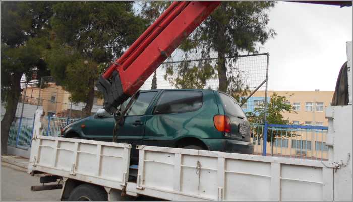 Ακόμη 6 εγκαταλελειμμένα οχήματα απομακρύνθηκαν από τον Δήμο Λυκόβρυσης – Πεύκης