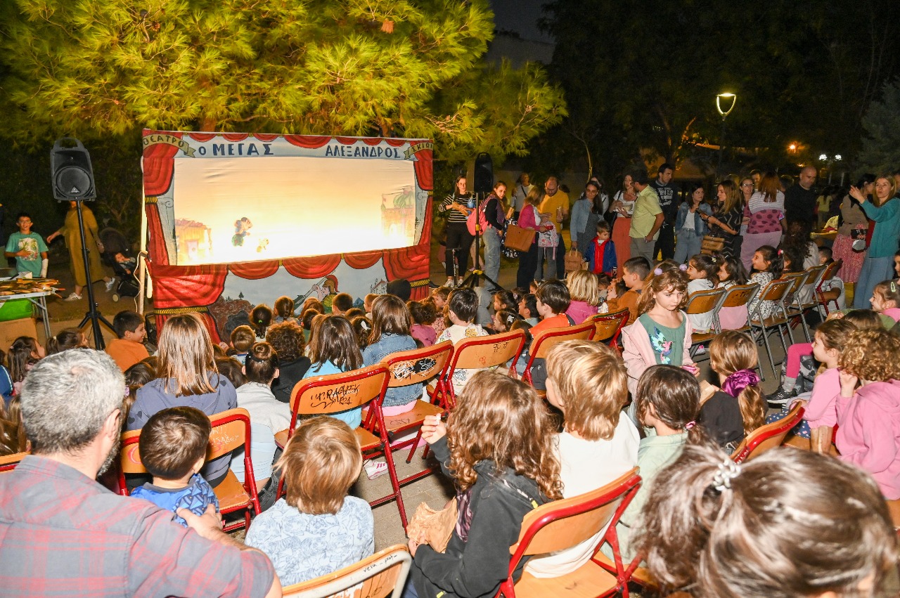 Ενθουσίασε ο Καραγκιόζης στο Νησί των Πειρατών