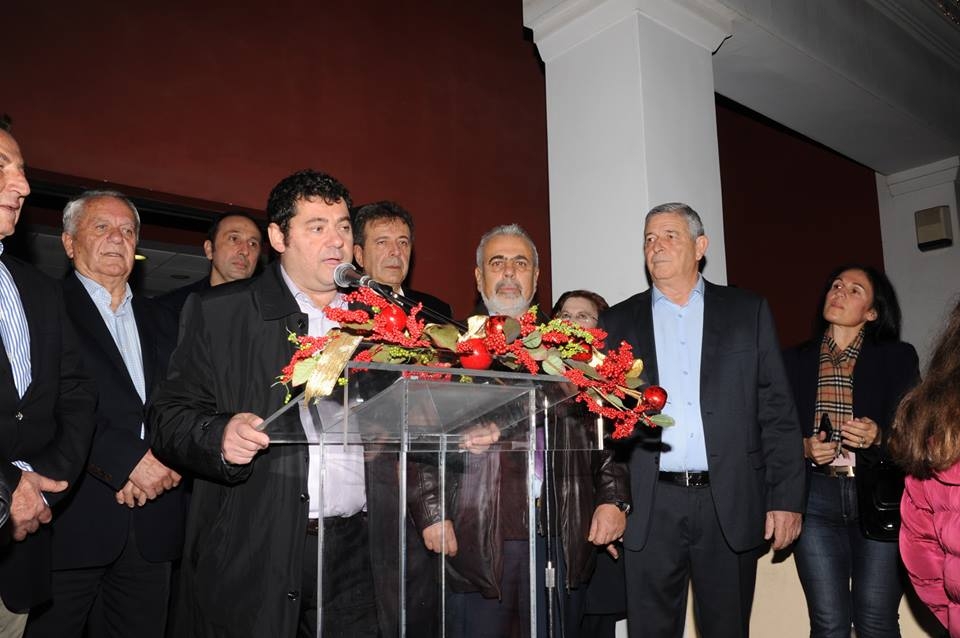 Με μία μεγάλη γιορτή αγάπης υποδέχτηκε ο Δήμος το Χριστουγεννιάτικο Πνεύμα με το άναμμα του Δέντρου στην Πεύκη και του Καραβιού στη Λυκόβρυση