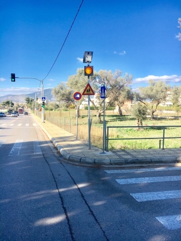 Τρεις νέοι ηλιακοί φανοί επισήμανσης κινδύνου στη Λυκόβρυση Πεύκη μέσω του Προγράμματος Ασφαλούς Διέλευσης στην Πόλη που “τρέχει” ο Δήμος!