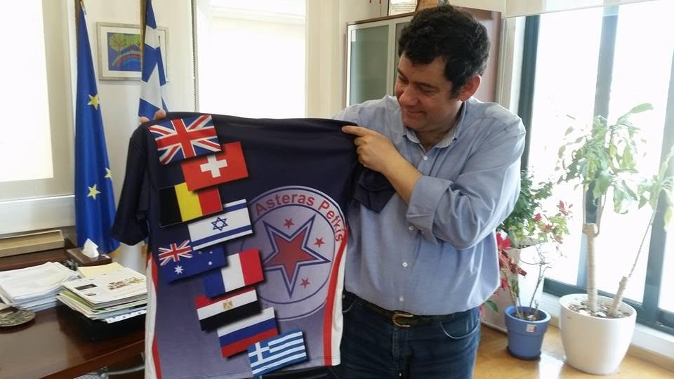 Τα αστέρια του Αστέρα Πεύκης στον Τάσο Μαυρίδη