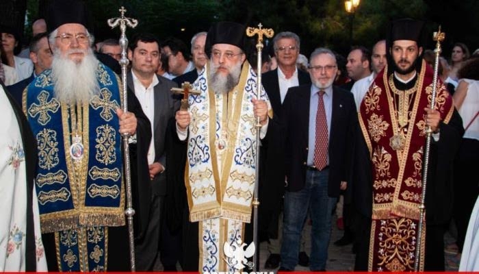 Στα Πρωτόθρονα στον Ιερό Ναό Αγίων Αποστόλων ο Δήμαρχος