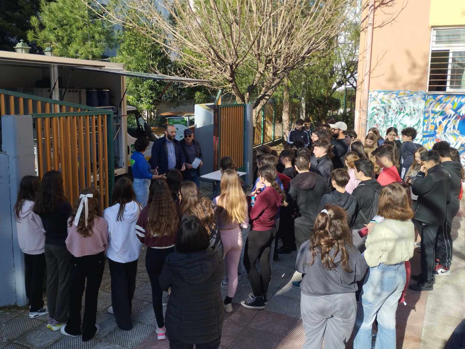 Παρουσία του δημάρχου Λυκόβρυσης – Πεύκης, Μάριου Ψυχάλη συνεχίστηκε το πρόγραμμα Green City στο 2ο Γυμνάσιο Πεύκης