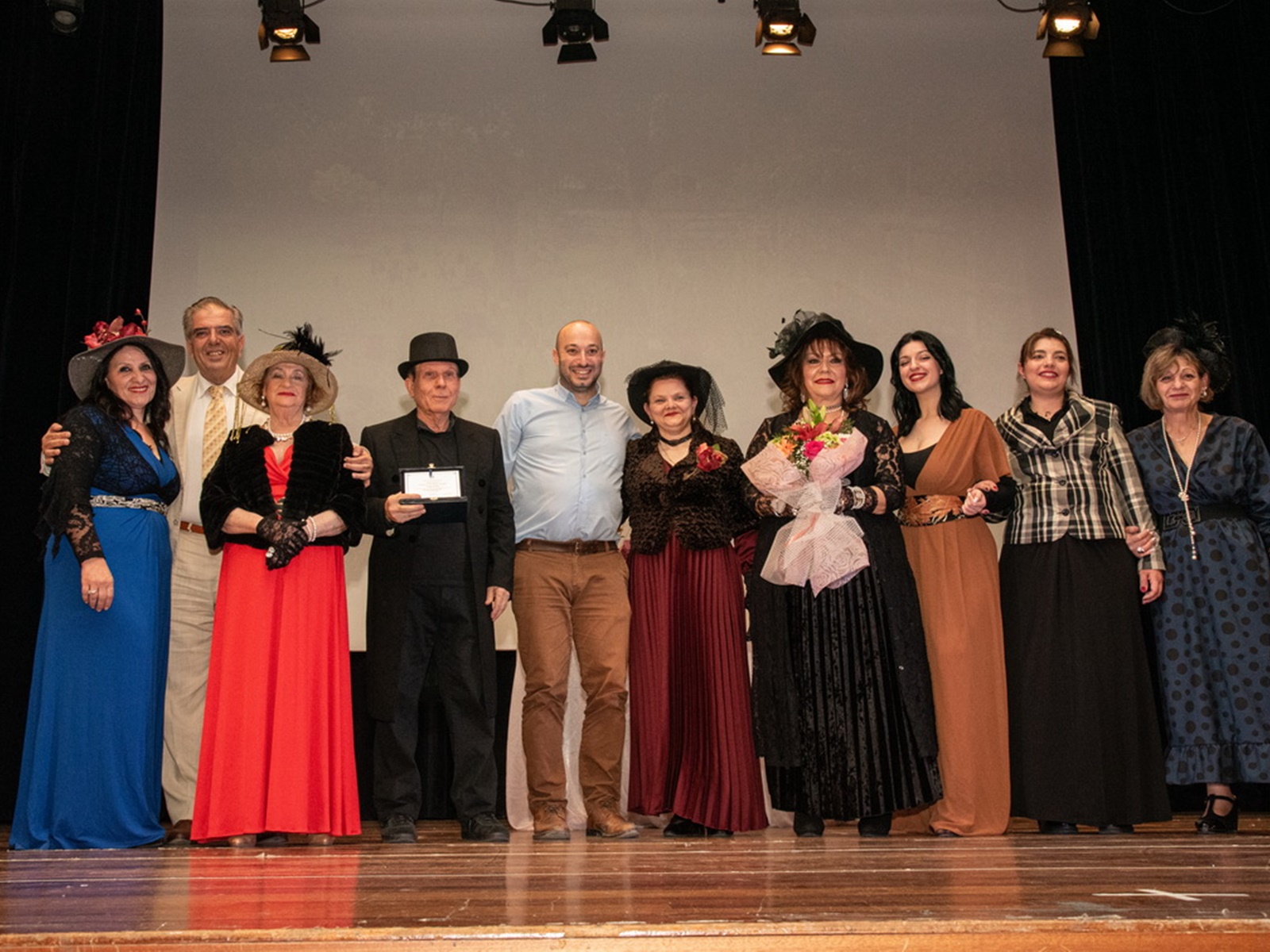 Εντυπωσίασε η πρεμιέρα της θεατρικής ομάδας του π. ΚΟΙΠΑΠ!