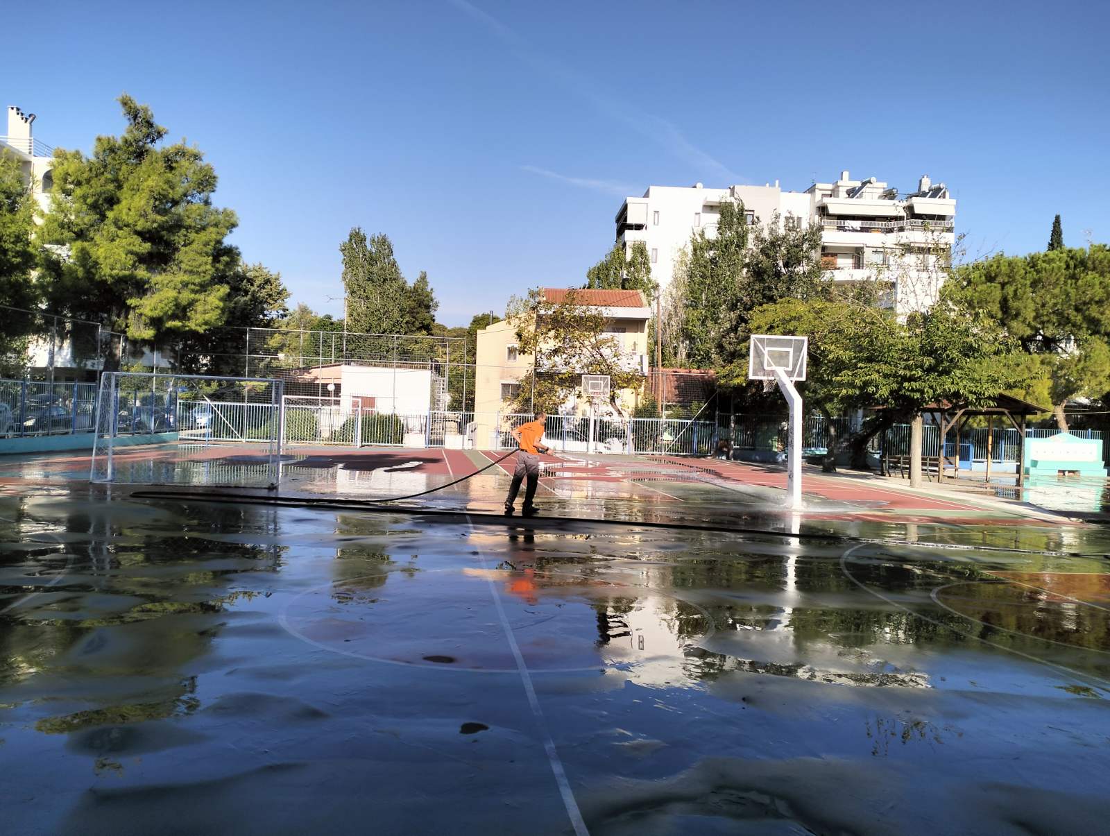 «Έλαμψαν» τα προαύλια των σχολείων του Δήμου Λυκόβρυσης – Πεύκης 