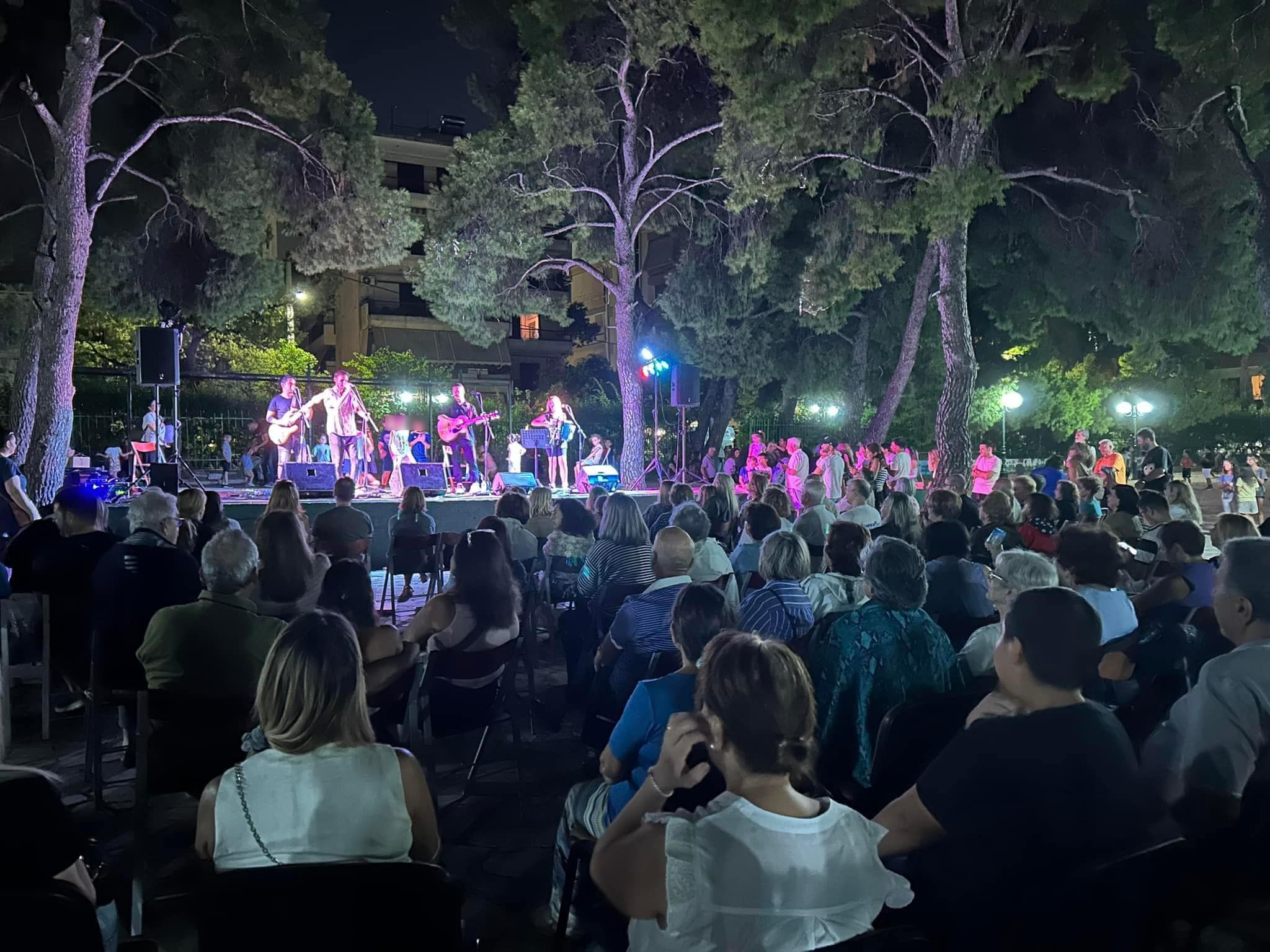 Ενθουσίασε μικρούς και μεγάλους η συναυλία έντεχνης μουσικής στο Άλσος Βαρβαρέσου στην Πεύκη 